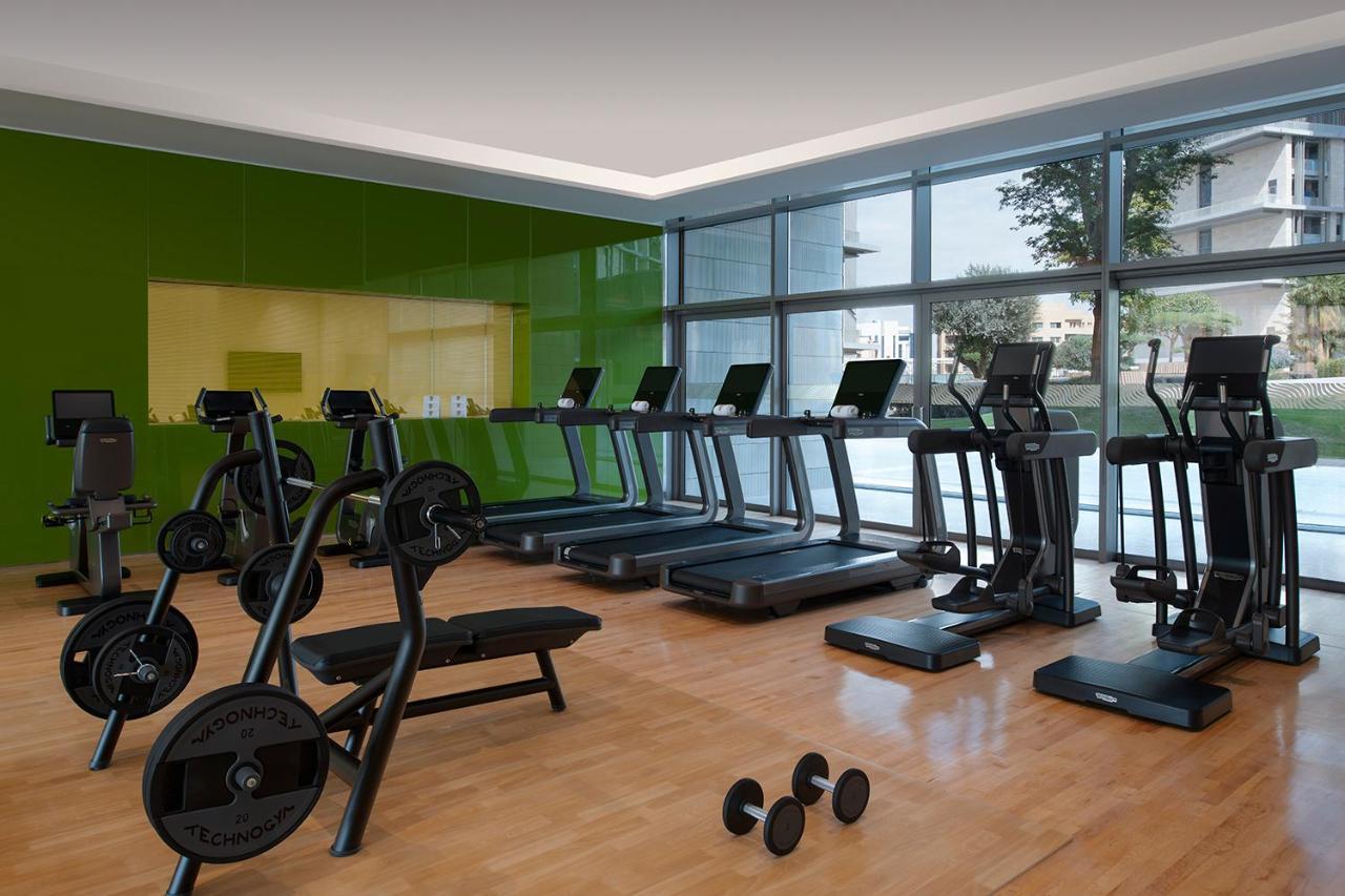 Banyan Tree Doha At La Cigale Mushaireb Bagian luar foto The gym at the hotel