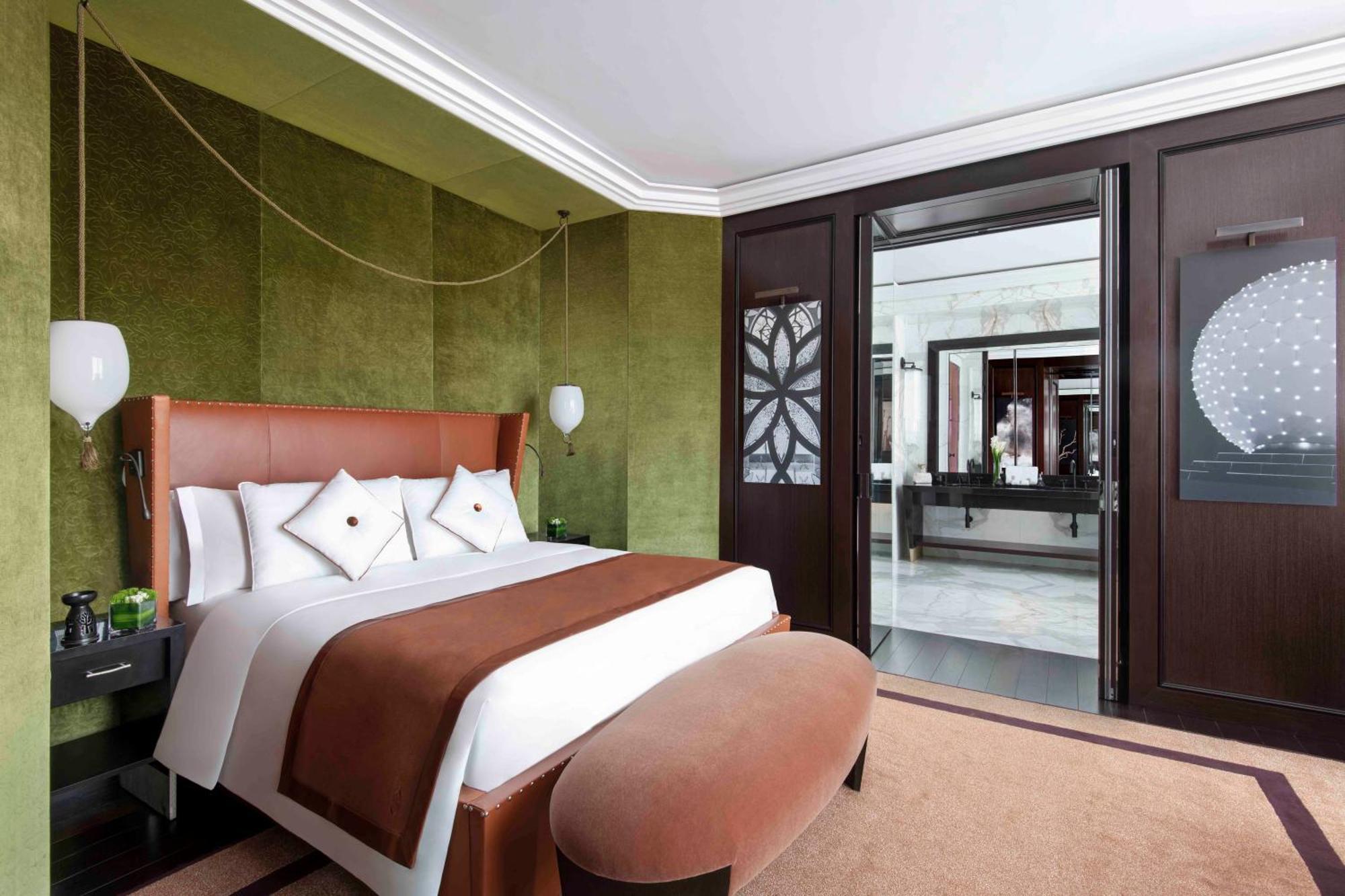 Banyan Tree Doha At La Cigale Mushaireb Bagian luar foto A bedroom at the Mandarin Oriental, London