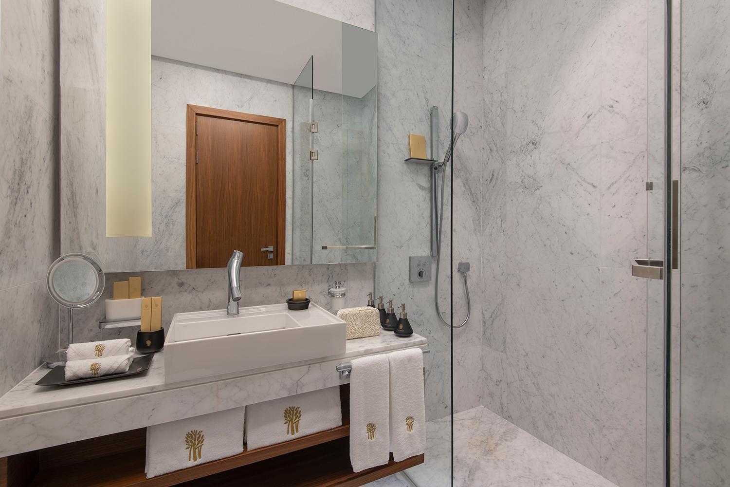 Banyan Tree Doha At La Cigale Mushaireb Ruang foto Bathroom