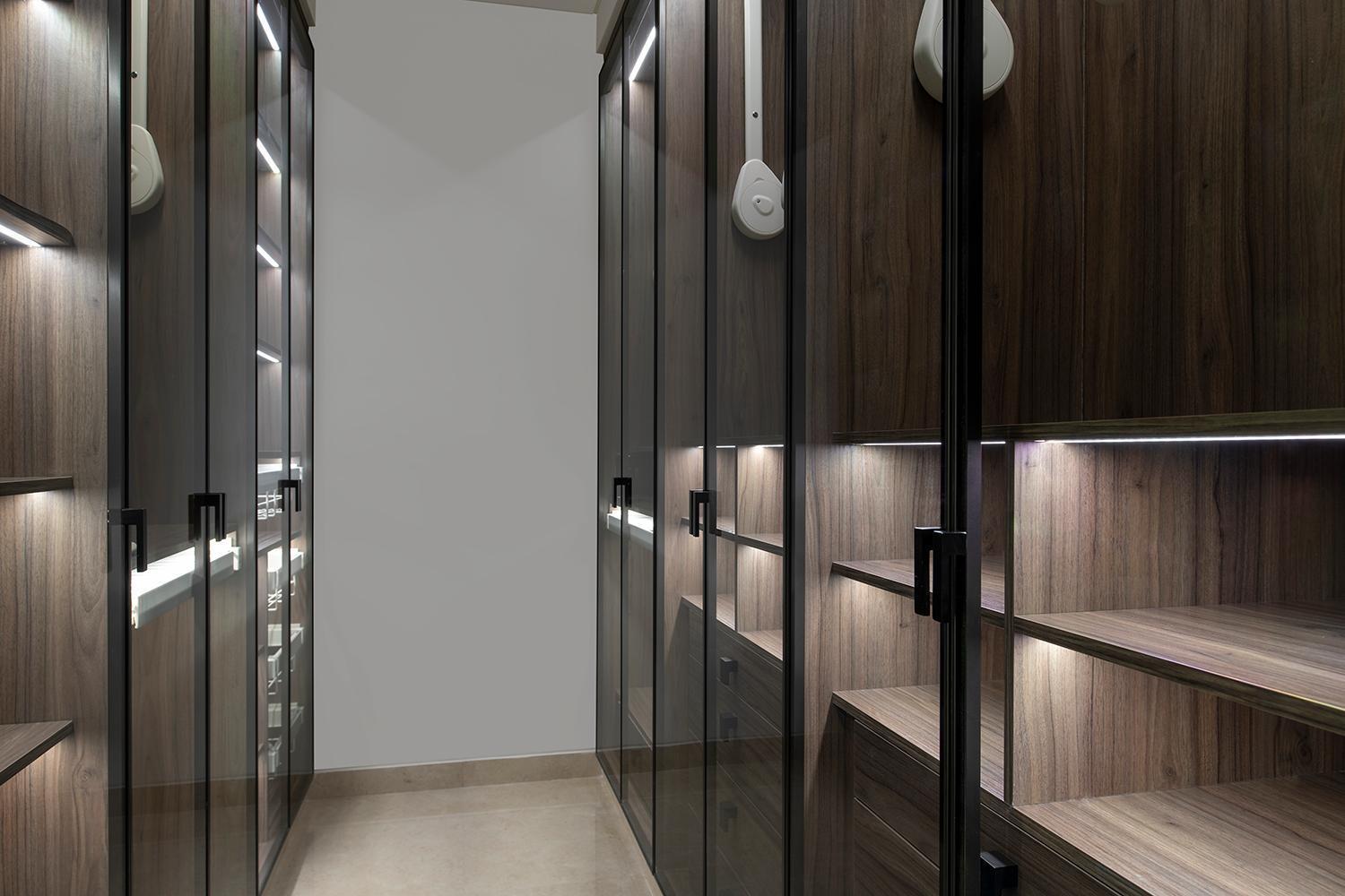 Banyan Tree Doha At La Cigale Mushaireb Ruang foto A walk-in closet